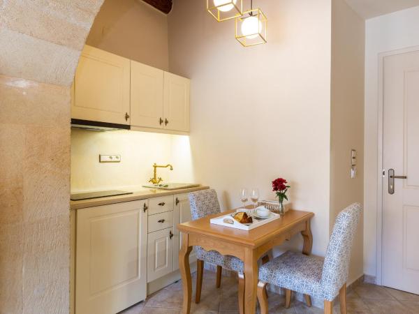 Phaedra Suites : photo 10 de la chambre suite avec terrasse - vue sur piscine