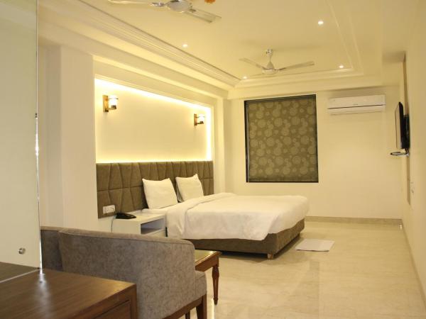 Lavanya Hotel- Near Alipur, Delhi : photo 1 de la chambre suite