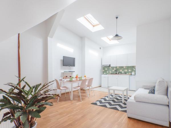 Riviera Residence Apartments : photo 4 de la chambre appartement 2 chambres avec balcon