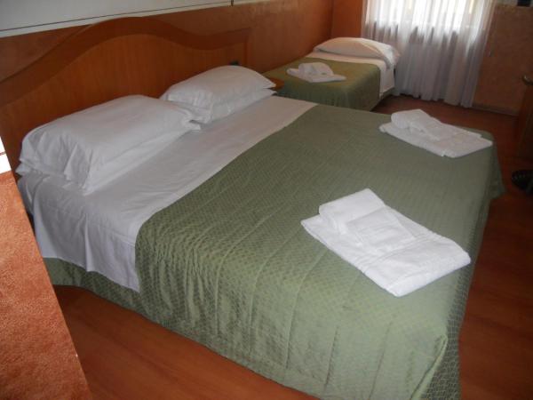 Hotel Amadeus E Teatro : photo 8 de la chambre chambre triple