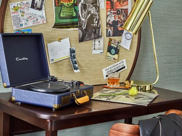 Hotel Emblem San Francisco : photo 3 de la chambre chambre lit king-size deluxe
