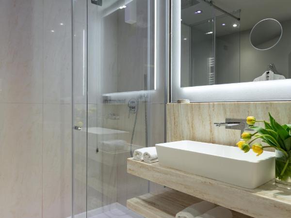 Hotel Milano & SPA***S : photo 4 de la chambre petite chambre avec lit double