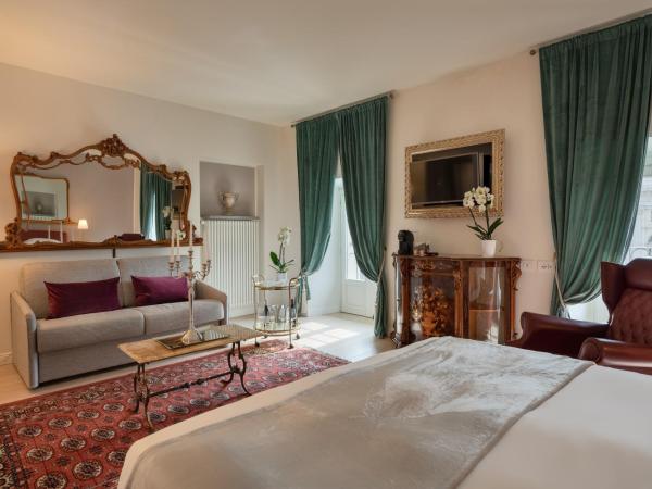 Corte Realdi Luxury Rooms Torino : photo 5 de la chambre chambre double deluxe avec vue sur château