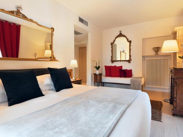 Corte Realdi Luxury Rooms Torino : photo 5 de la chambre chambre double deluxe avec vue sur château