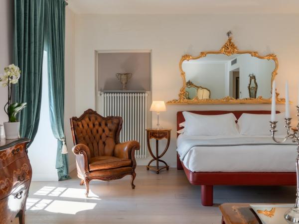 Corte Realdi Luxury Rooms Torino : photo 10 de la chambre chambre double deluxe avec vue sur château