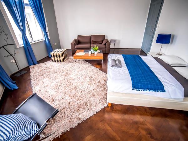 2B Hostel & Rooms : photo 6 de la chambre chambre double supérieure avec salle de bains commune