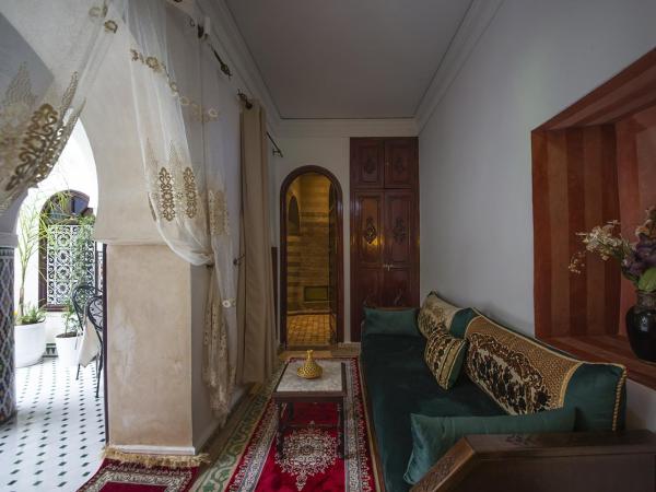 Riad Maison Belbaraka : photo 4 de la chambre suite deluxe avec lit king-size