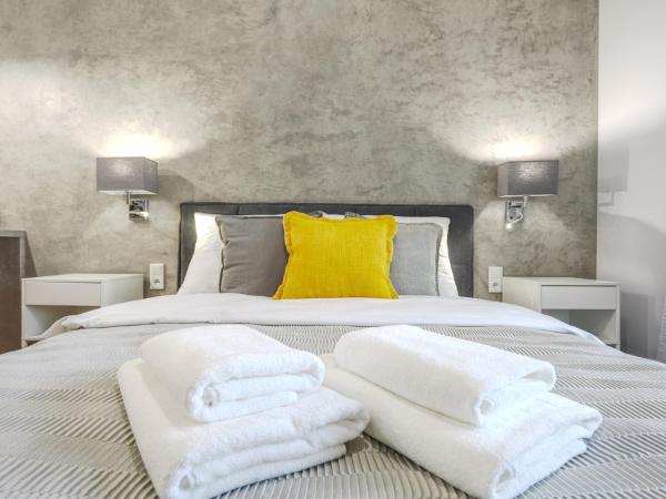 RAJSKA 3 by PI Apartments : photo 3 de la chambre hébergement jaune