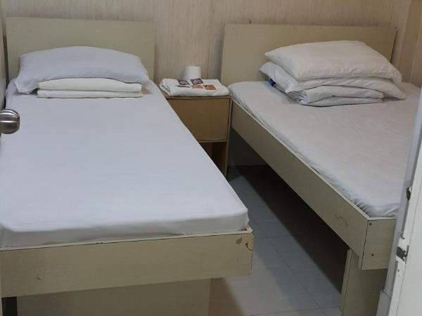 Aries Guest House : photo 4 de la chambre chambre triple basique