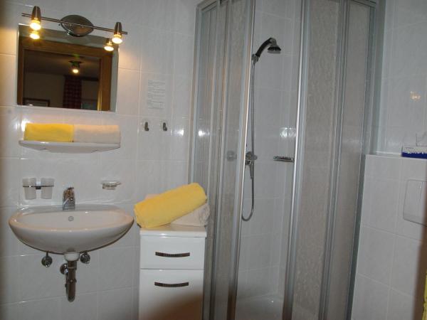 Hotel-Pension Heike : photo 6 de la chambre chambre triple basique