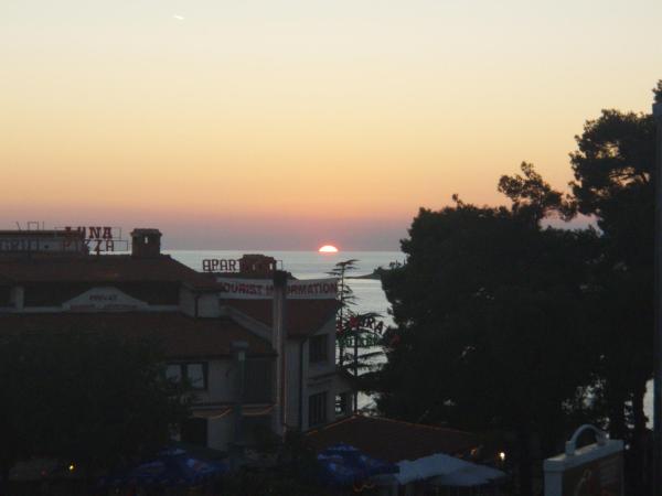 Guest House Zohil : photo 1 de la chambre chambre double avec balcon - vue sur mer