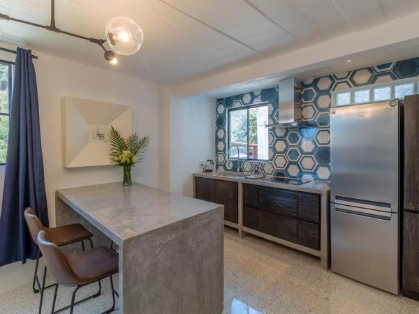 Cuale : photo 9 de la chambre appartement avec balcon