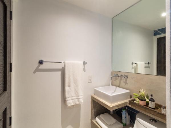 Cuale : photo 8 de la chambre appartement avec balcon