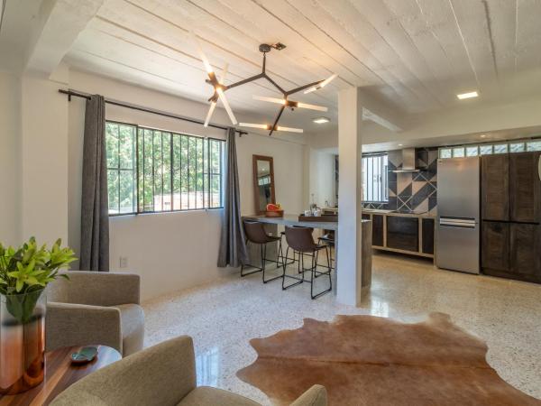 Cuale : photo 2 de la chambre appartement avec balcon