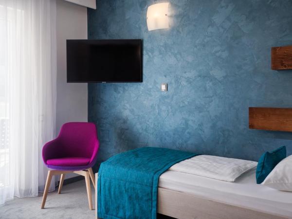 Hotel Porec : photo 3 de la chambre chambre triple avec balcon