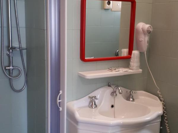 Hotel Villa Dina : photo 4 de la chambre chambre simple