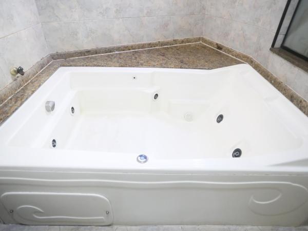 Maison Florense Hotel : photo 3 de la chambre chambre double de luxe avec baignoire spa 