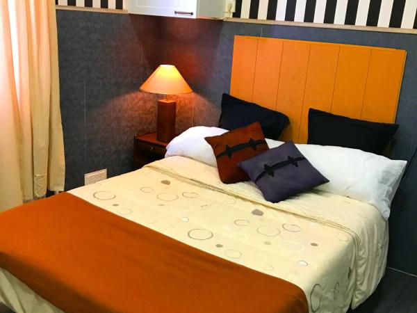 REINA VICTORIA ROOMS entrega llaves, Juan Pradillo TPH : photo 2 de la chambre chambre double standard avec salle de bains commune