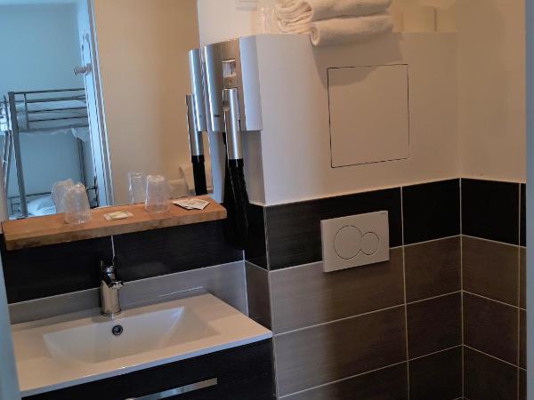 Hôtel Trianon : photo 5 de la chambre chambre lits jumeaux