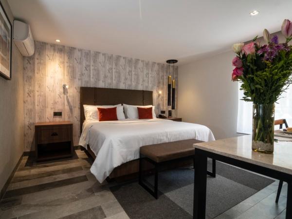 Hotel Ronda Minerva : photo 3 de la chambre suite supérieure lit king-size