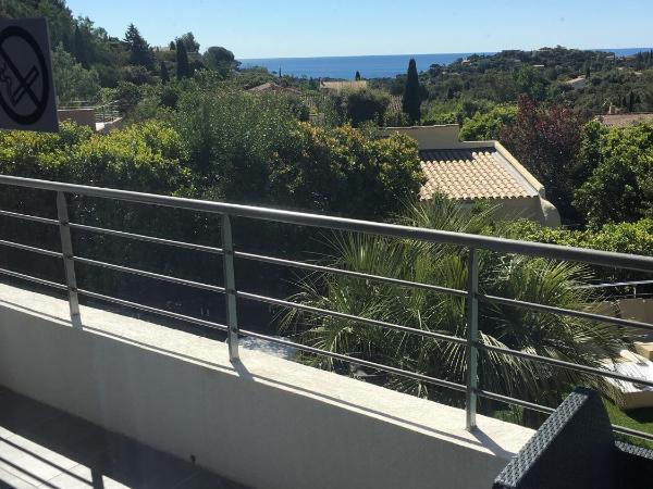 Villa Louancelie B&B : photo 7 de la chambre chambre double deluxe avec balcon - vue sur mer