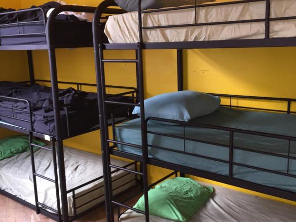 Auberge Alternative : photo 1 de la chambre lit dans dortoir mixte de 6 lits
