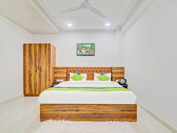 Treebo Trend Nysha Palace Mahipalpur : photo 3 de la chambre chambre double deluxe