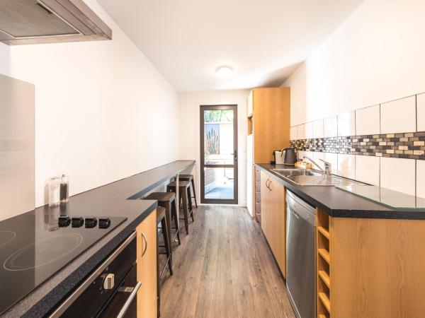 Lomond Lodge Motel & Apartments : photo 10 de la chambre appartement avec vue sur la montagne