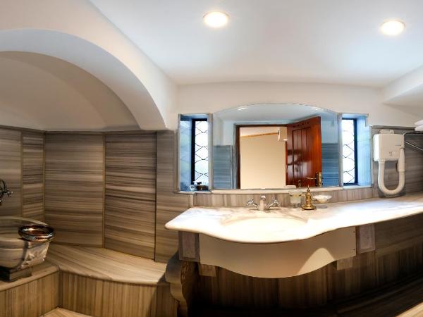 Sultanahmet Palace Hotel : photo 6 de la chambre deluxe room with blue mosque view 