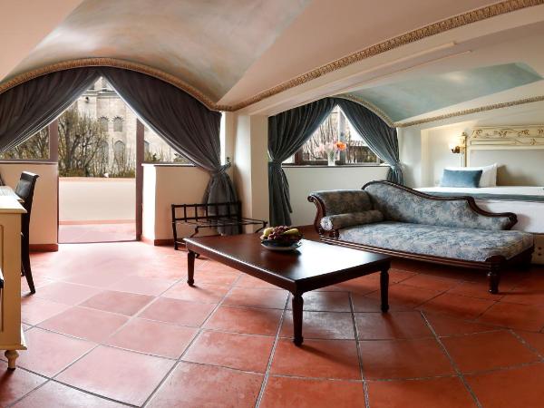 Sultanahmet Palace Hotel : photo 8 de la chambre deluxe room with blue mosque view 