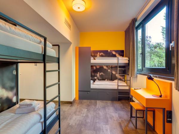 MEININGER Hotel München Olympiapark : photo 4 de la chambre lit dans dortoir mixte de 6 lits