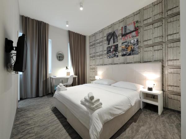 Downtown Boutique Hostel : photo 8 de la chambre chambre double ou lits jumeaux supérieure