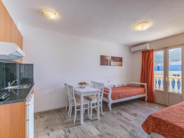 Irini Apartments : photo 9 de la chambre appartement 1 chambre (4 adultes)