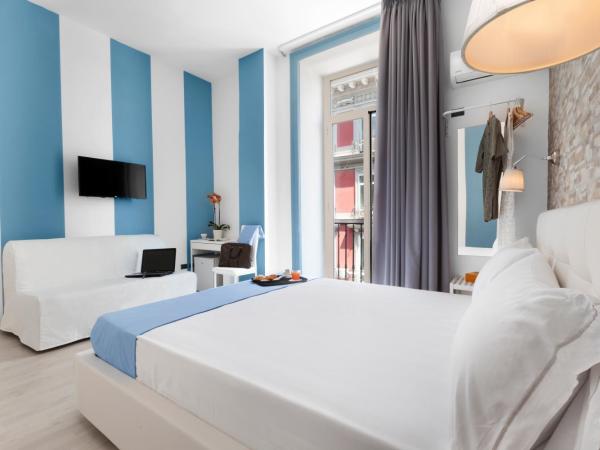 Rainbow Napoli : photo 2 de la chambre chambre double avec balcon