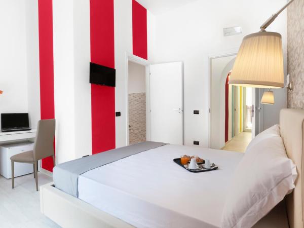 Rainbow Napoli : photo 2 de la chambre chambre double avec balcon