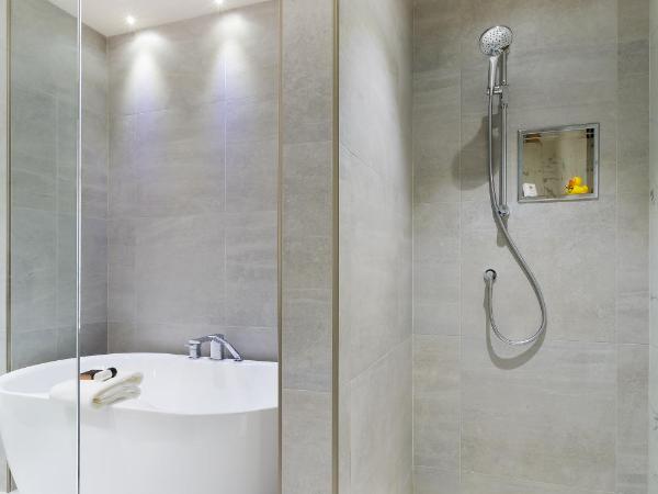 Monsieur Jean - Hôtel Particulier : photo 7 de la chambre chambre classique avec baignoire