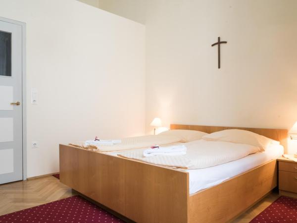 Gästehaus im Priesterseminar Salzburg : photo 1 de la chambre chambre double standard