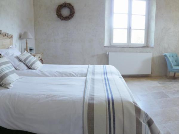 Mas du Vieux Tilleul : photo 5 de la chambre chambre double avec salle de bains privative