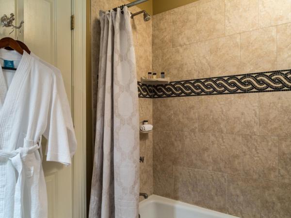 The Inn on West Liberty : photo 3 de la chambre chambre familiale avec salle de bains privative