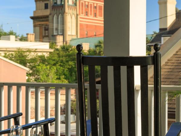 The Inn on West Liberty : photo 5 de la chambre chambre lit king-size avec balcon - animaux domestiques admis