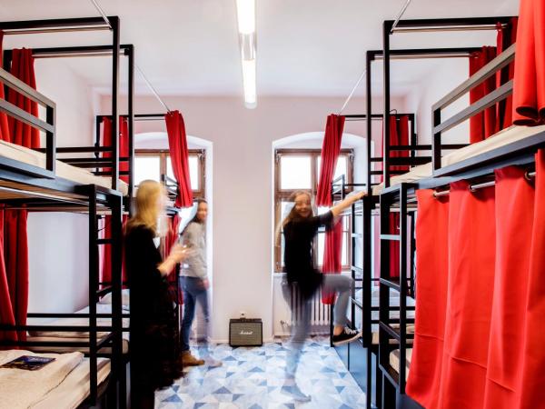 Hostel Eleven : photo 9 de la chambre lit simple dans dortoir de 8 lits