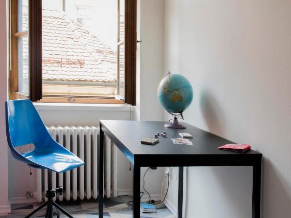 Hostel Eleven : photo 6 de la chambre chambre simple basique avec salle de bains commune