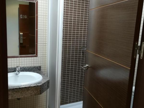 Hostal Avenida Barajas : photo 3 de la chambre chambre simple