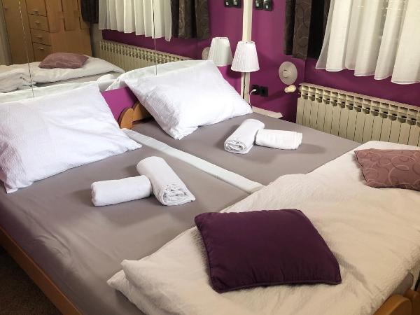 Villa Zoki - soba dnevni najam : photo 8 de la chambre chambre deluxe double ou lits jumeaux