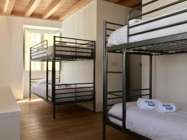 Change The World Hostels - Coimbra - Almedina : photo 2 de la chambre lit dans dortoir mixte de 4 lits