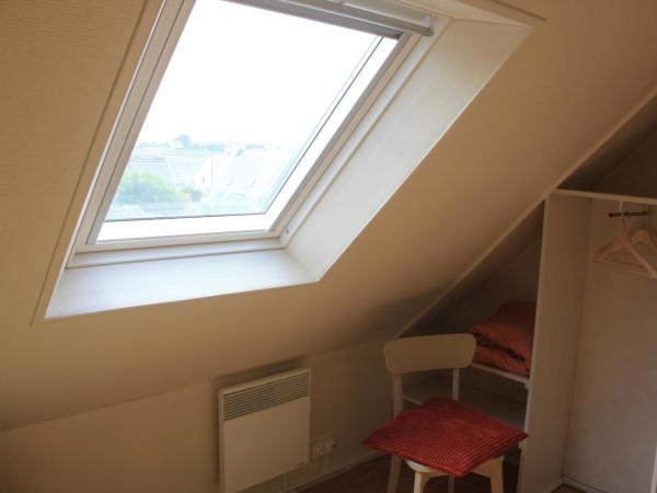 Pension de Kerioual : photo 6 de la chambre chambre lits jumeaux avec salle de bains commune