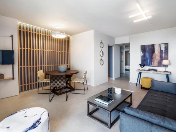 Marina Alimos Hotel Apartments : photo 2 de la chambre appartement 1 chambre premium - vue latérale sur mer