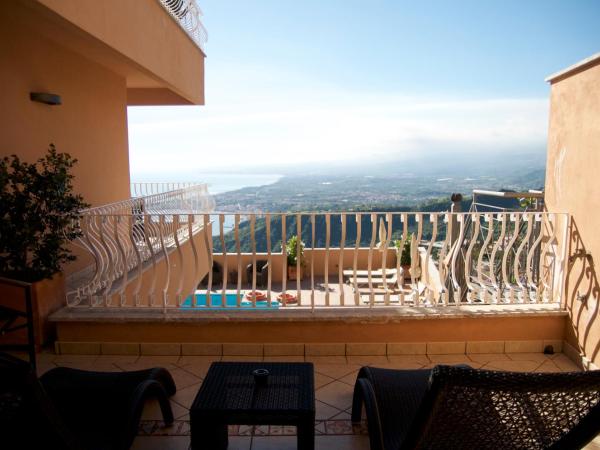 Villa Le Terrazze Charming Rooms : photo 2 de la chambre chambre double supérieure