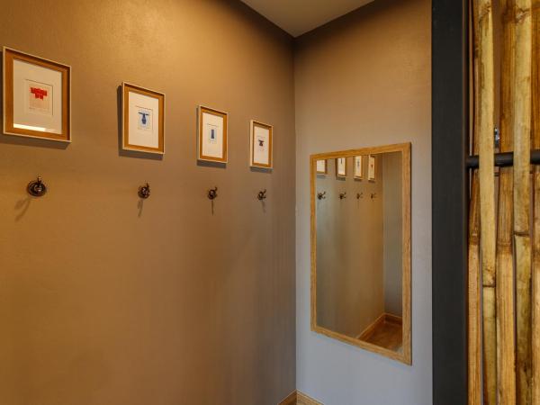 Hostel One Art and Gallery : photo 8 de la chambre chambre triple avec balcon