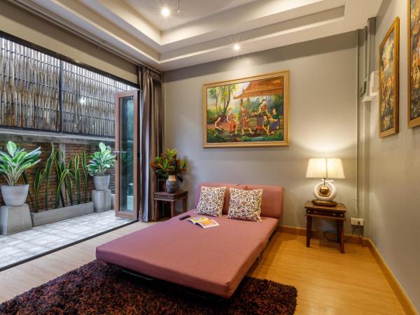 Hostel One Art and Gallery : photo 2 de la chambre chambre double avec salle de bains privative